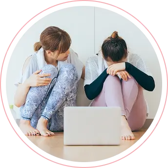 画像：悩む女性